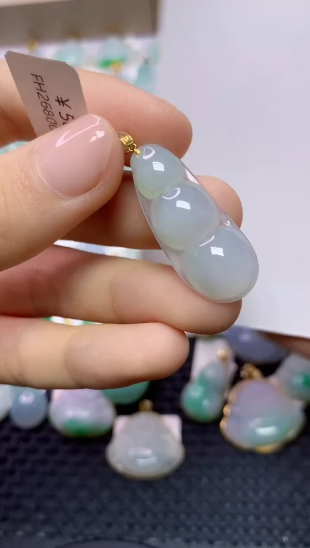 翡翠18K金镶嵌颈饰453453453453