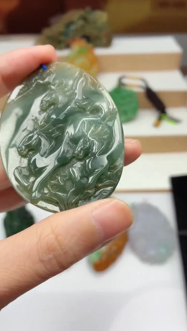 颈饰未镶嵌翡翠星**恋牌子