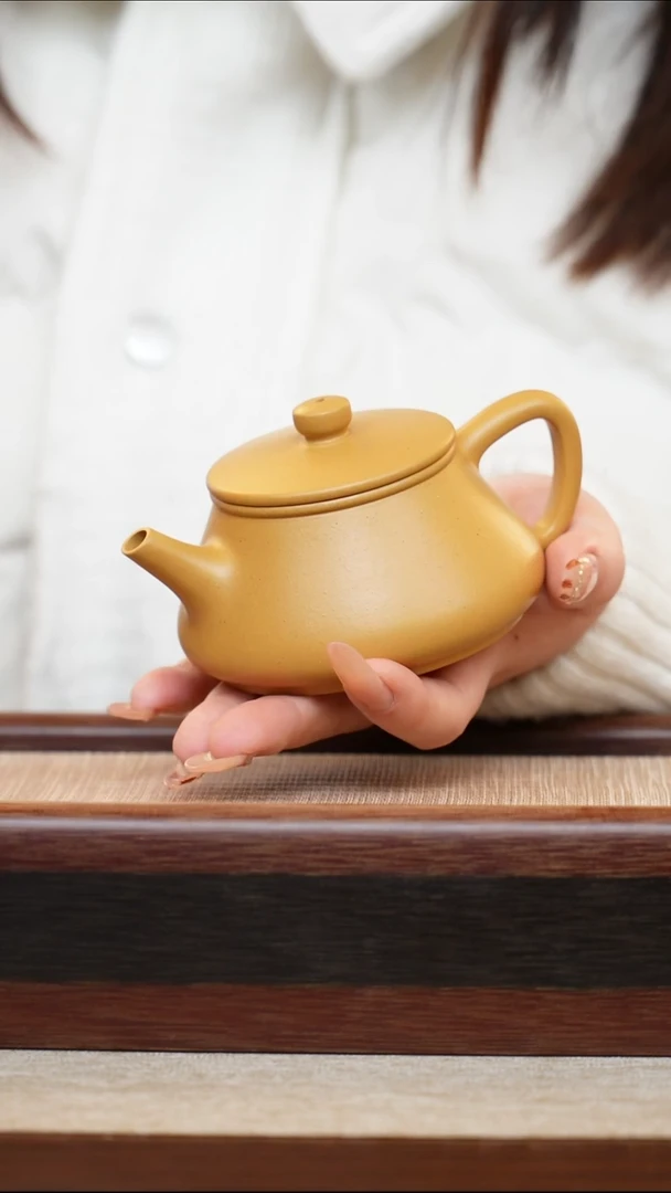 黄金段小石瓢130cc宜兴手工紫砂壶