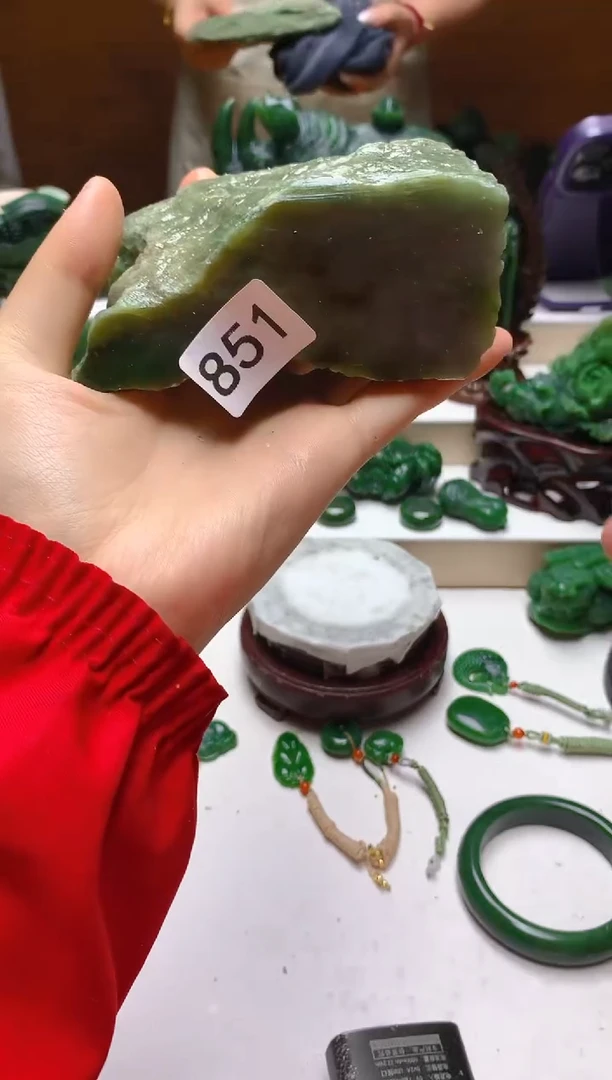 未镶嵌和田玉（碧玉）摆件1