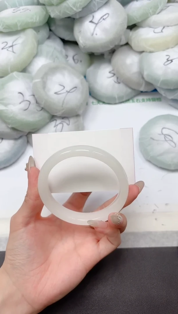 未镶嵌手镯石英质玉218-60.4