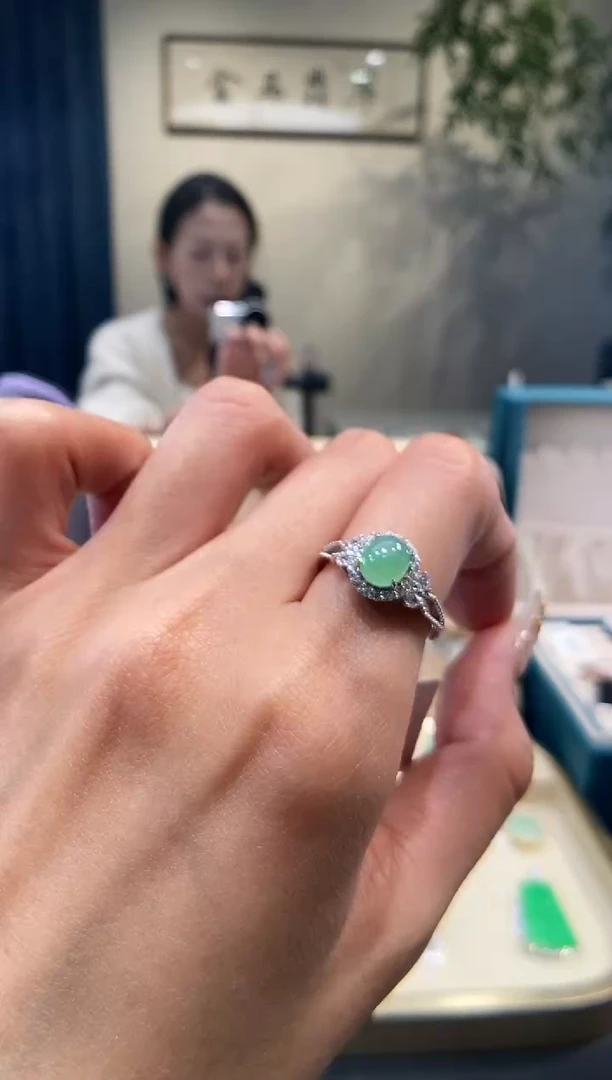 【闪购商品】翡翠吊坠(不含链)银S925镶嵌蛋面戒指