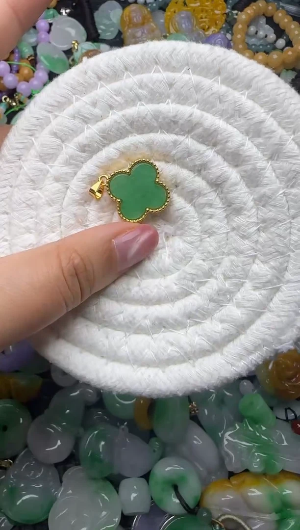 颈饰未镶嵌翡翠缅甸翡翠吊坠