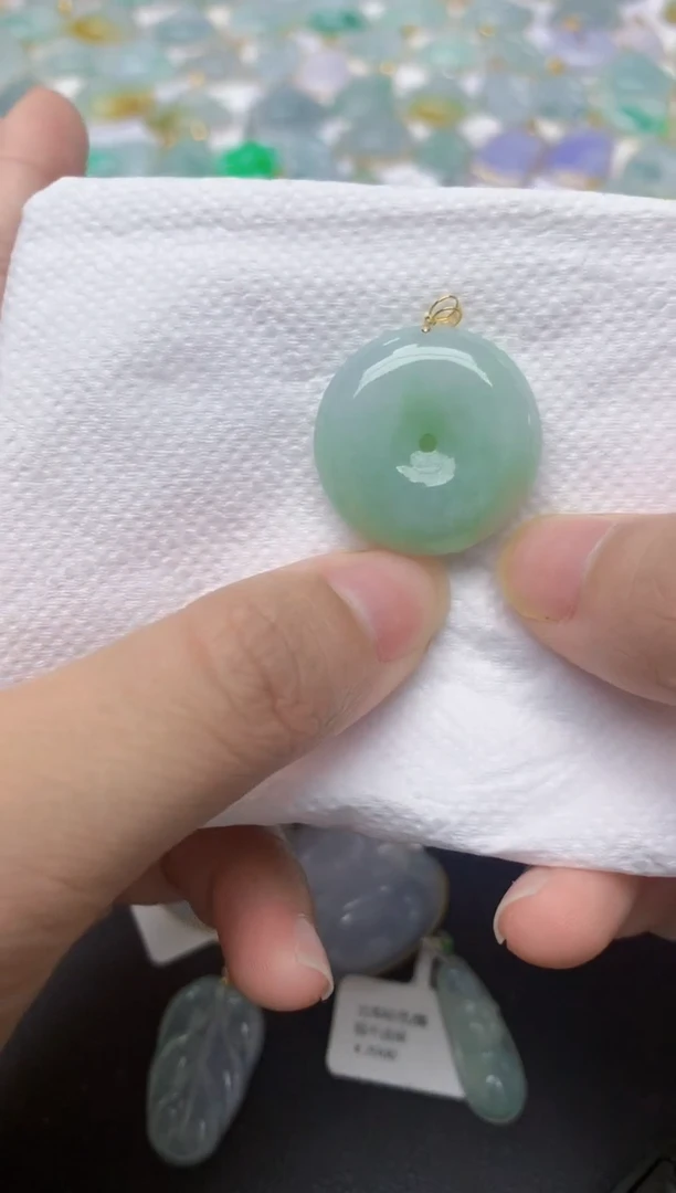 翡翠18K金镶嵌颈饰天然缅甸A货翡翠