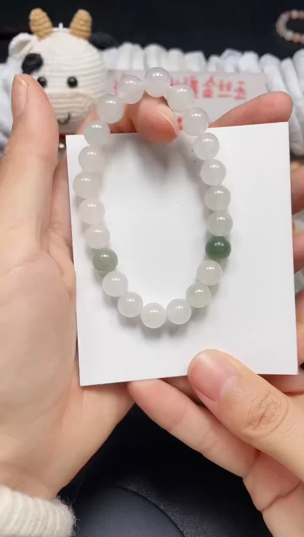 【闪购商品】石英质玉手链未镶嵌天山卡8