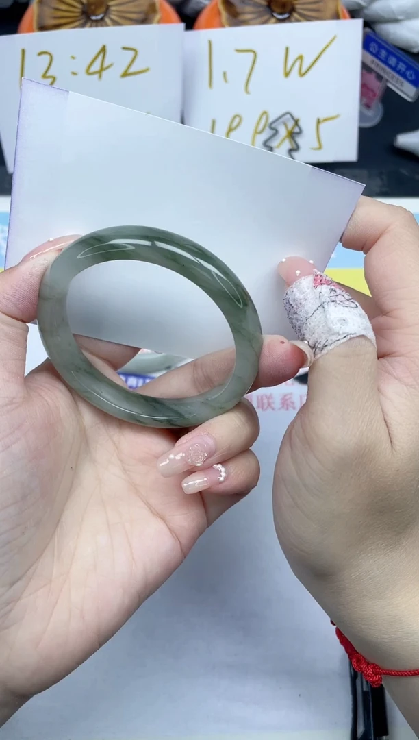 【闪购商品】石英质玉手镯未镶嵌127-52.2