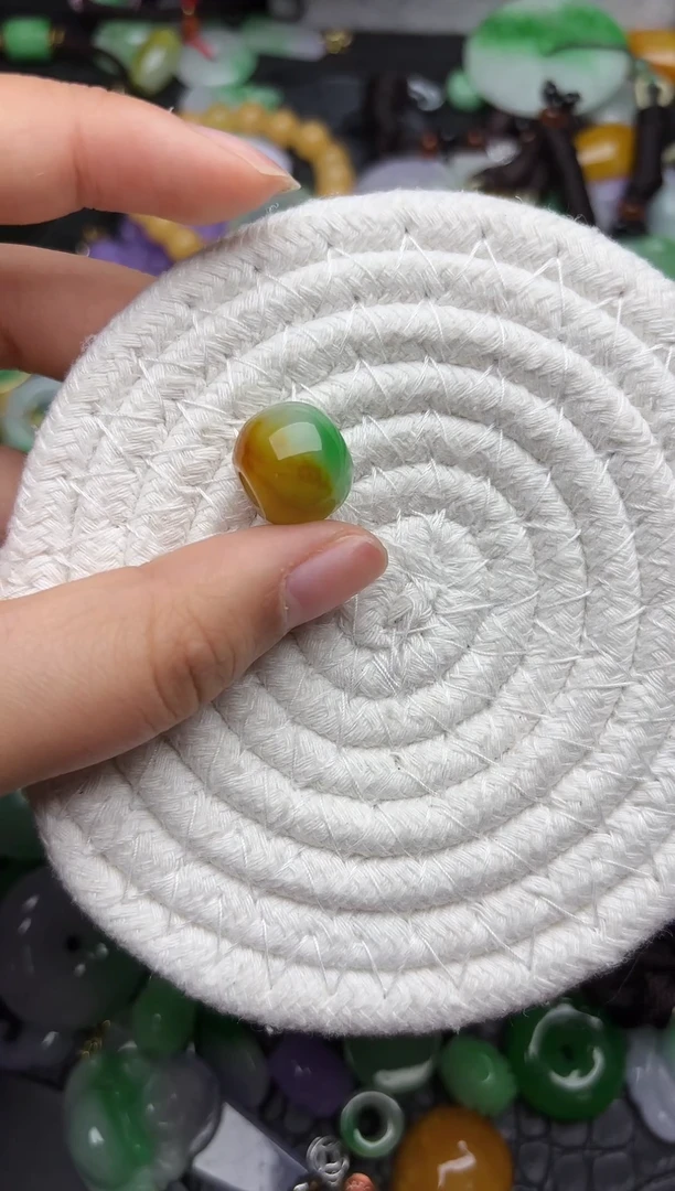 颈饰未镶嵌翡翠缅甸翡翠吊坠