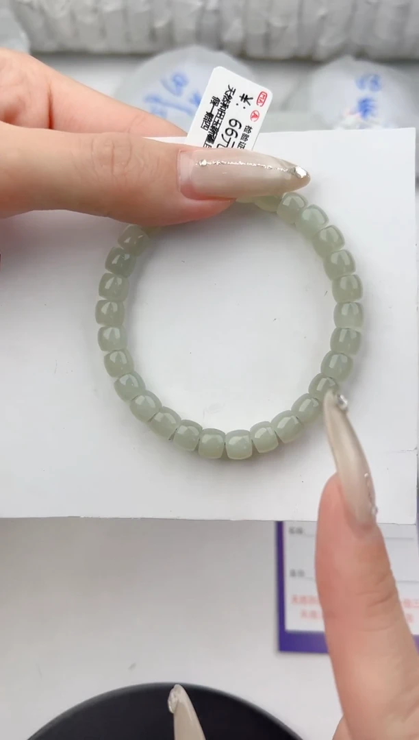 手链未镶嵌和田玉1颜色微差无瑕疵