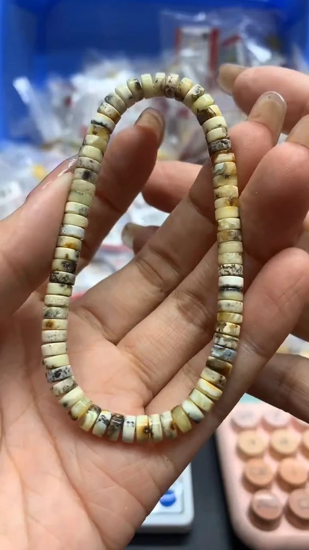 未镶嵌琥珀珠宝奇石2385