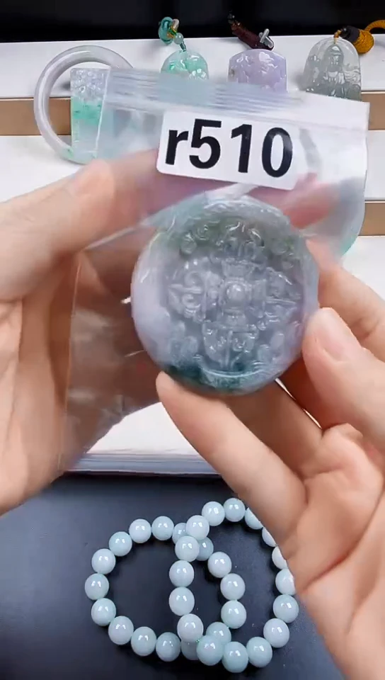 颈饰未镶嵌翡翠天然翡翠吊坠挂件