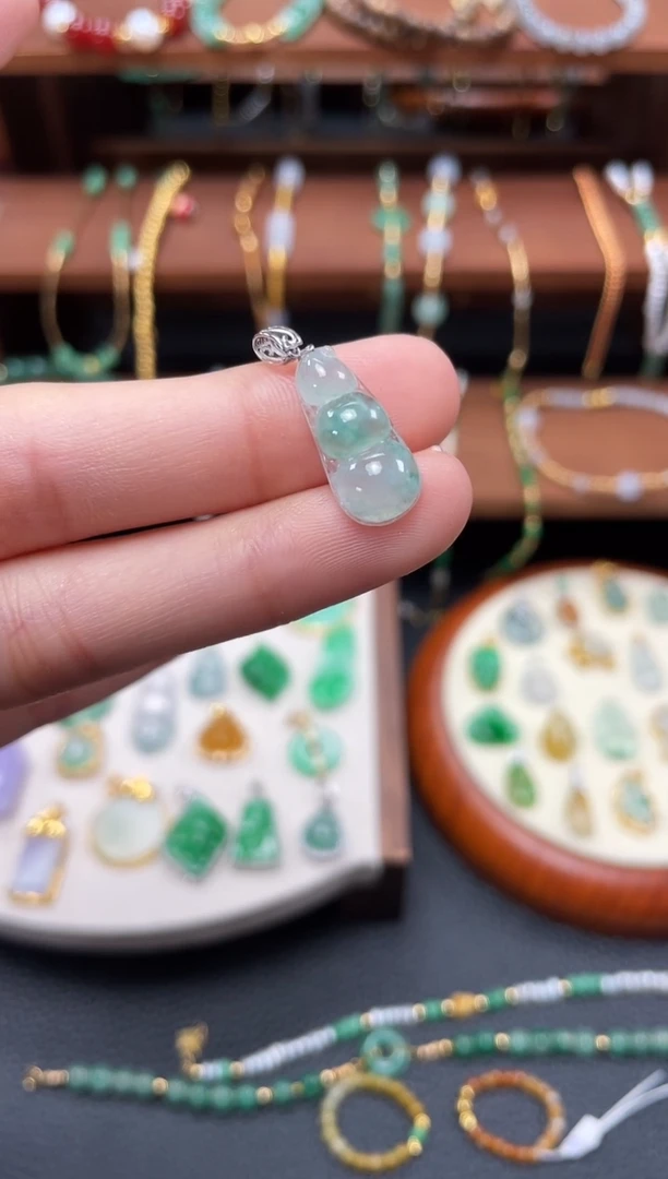 【闪购商品】翡翠吊坠(不含链)18K金镶嵌一个  JK662