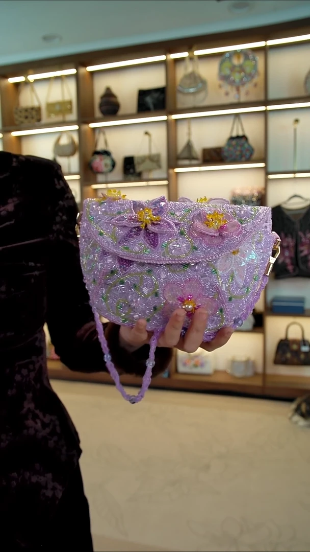 织物百格汇手工串珠包