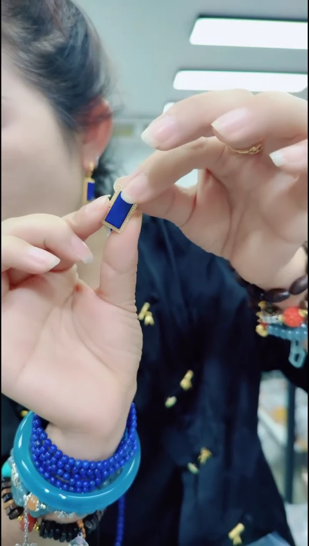 03139蓝色方牌吊坠