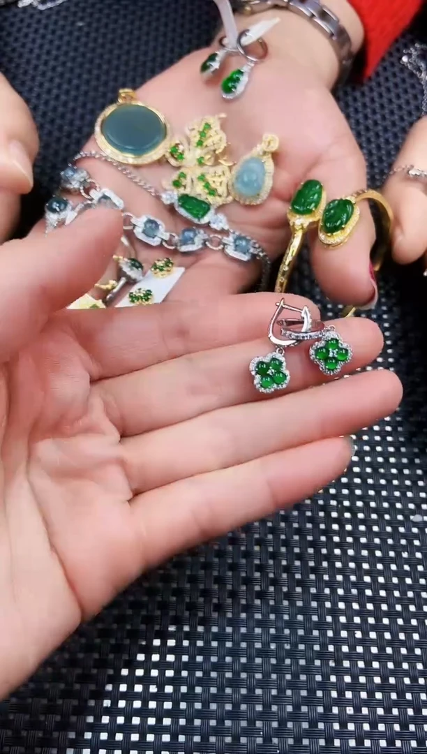 【闪购商品】翡翠耳饰未镶嵌111111111