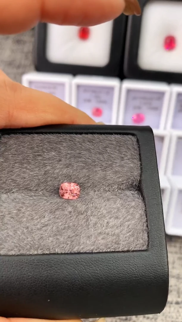 裸石尖晶石用****5枕型 粉橙色调 1.08ct