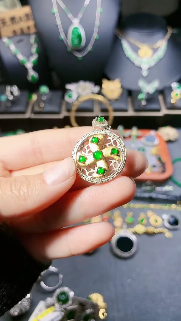 【闪购商品】翡翠吊坠(赠链)银S925镶嵌吊坠