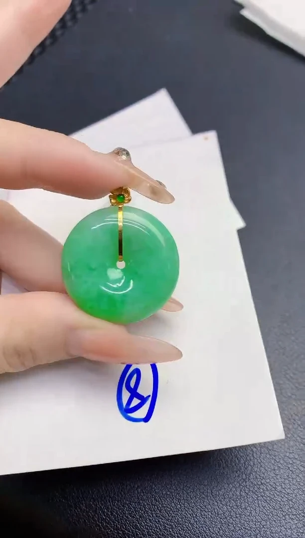 颈饰18K金镶嵌翡翠缅甸天然翡翠A货