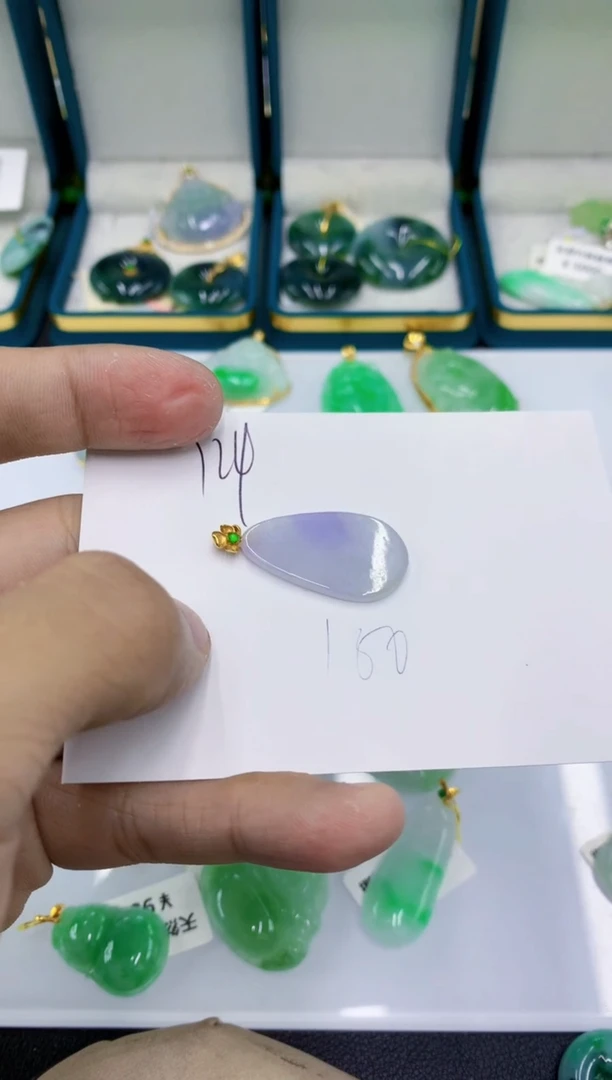 颈饰18K金镶嵌翡翠11111111111