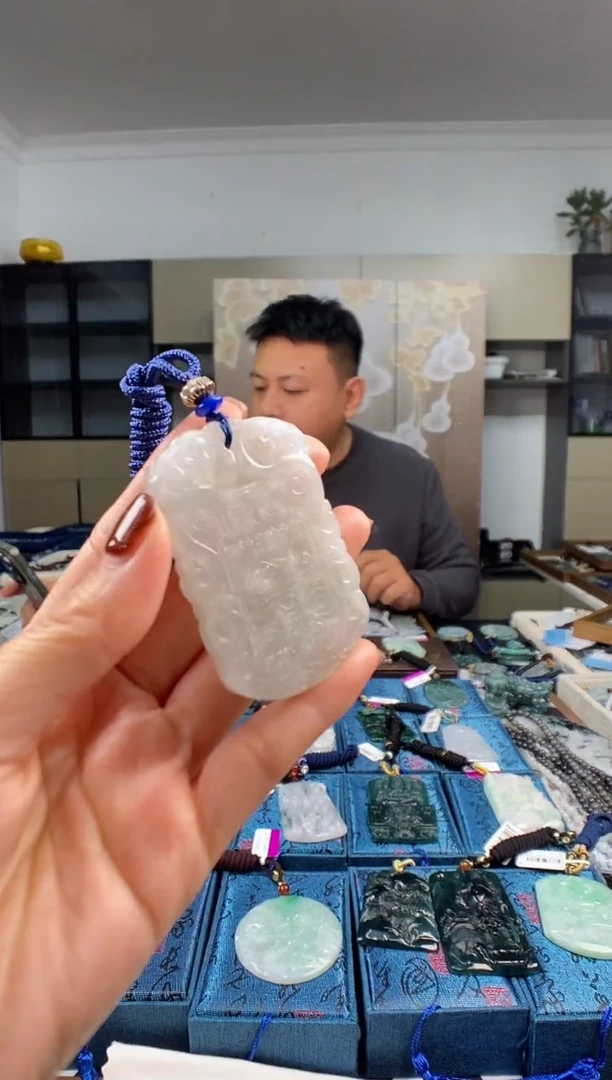 颈饰未镶嵌翡翠多样性发其一