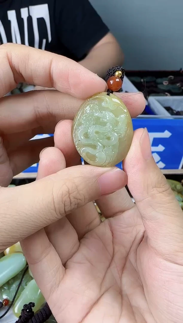 和田玉未镶嵌颈饰1