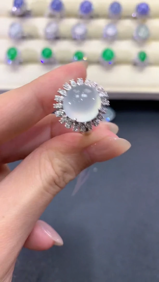 【闪购商品】翡翠戒指18K金镶嵌a251