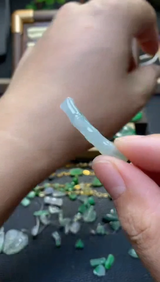 翡翠未镶嵌颈饰翡翠净货31626