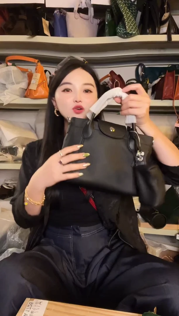 小牛皮（革）珊瑚店清斜挎包真皮包时尚百搭包包