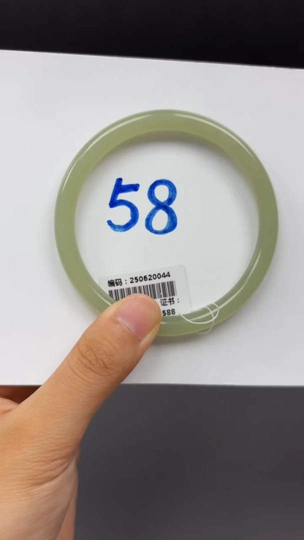 和田玉手镯未镶嵌0044