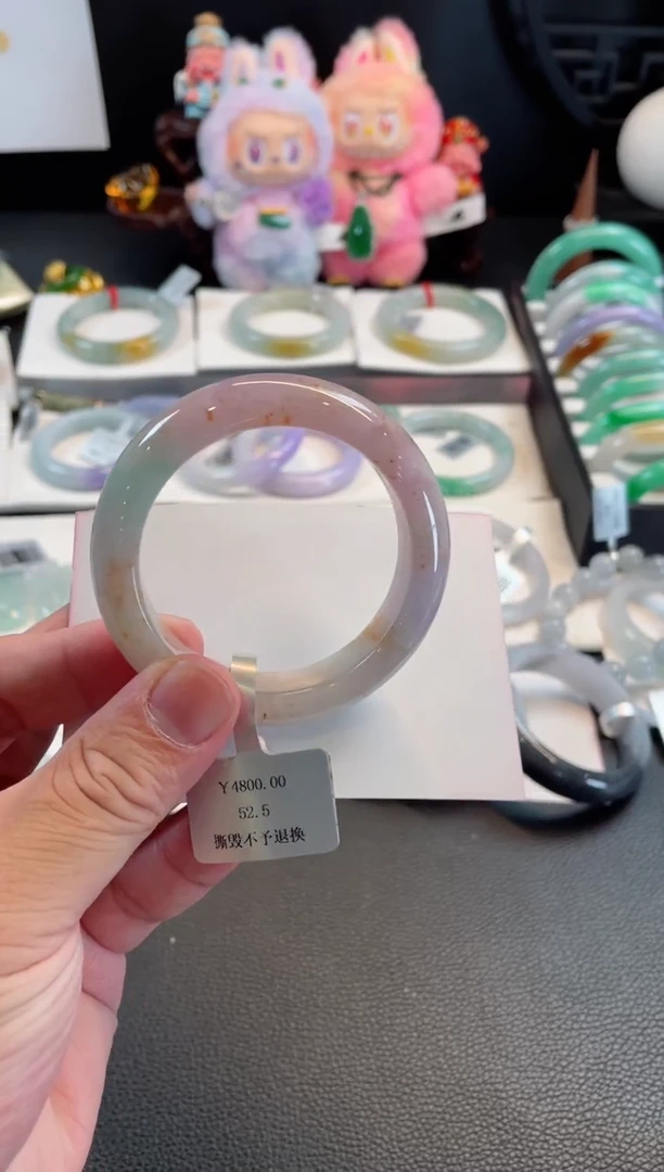 翡翠手镯未镶嵌有纹裂 有瑕疵 有沙眼 52+正圈