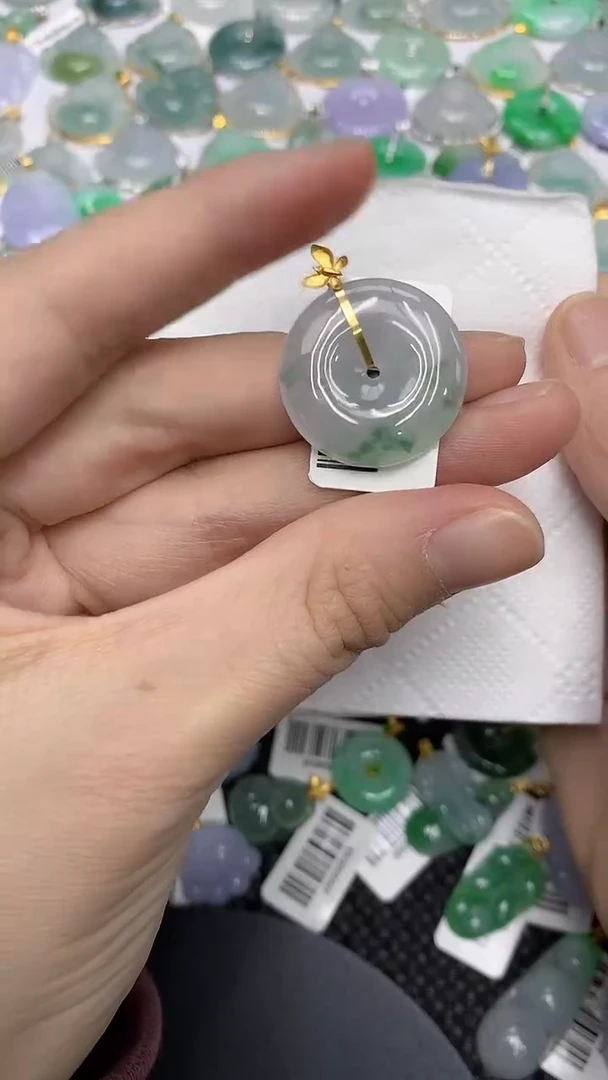 颈饰18K金镶嵌翡翠111111111111