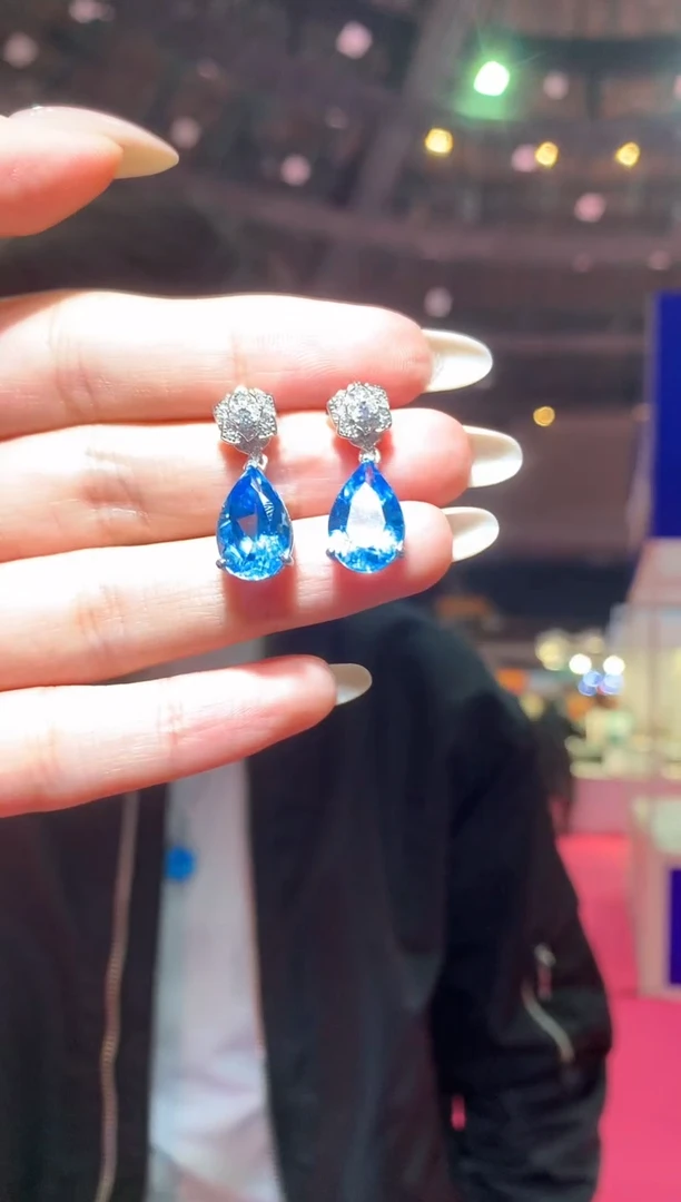 银S925镶嵌托帕石耳饰【宝石世家严选】