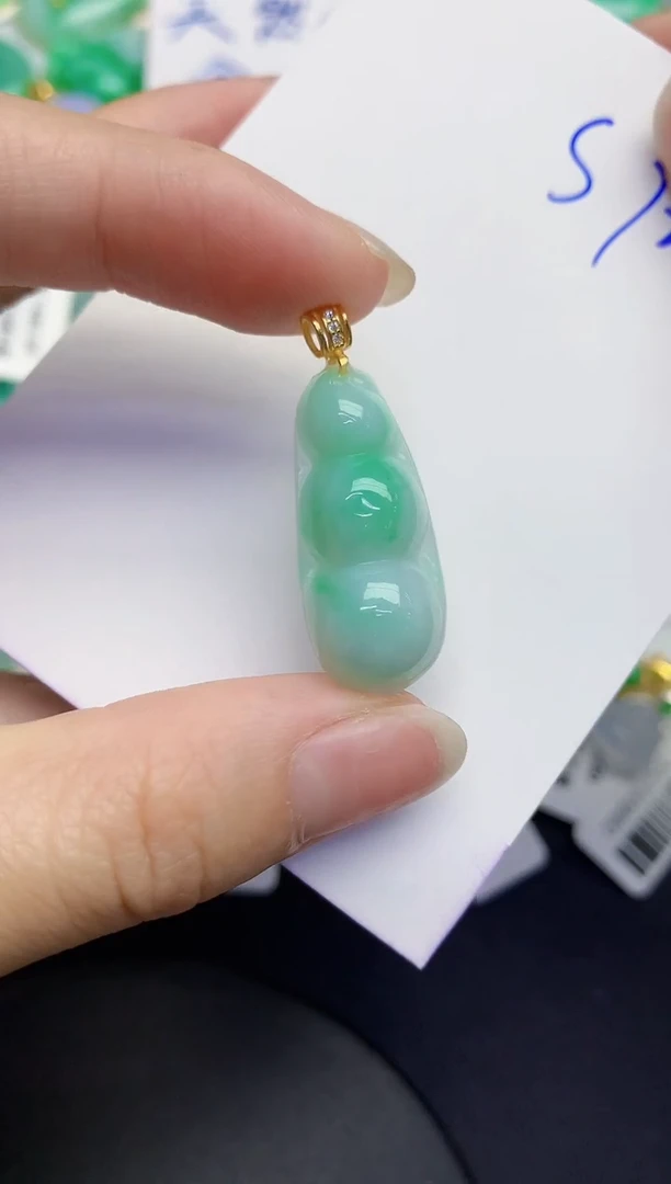 颈饰未镶嵌翡翠缅甸天然翡翠A货