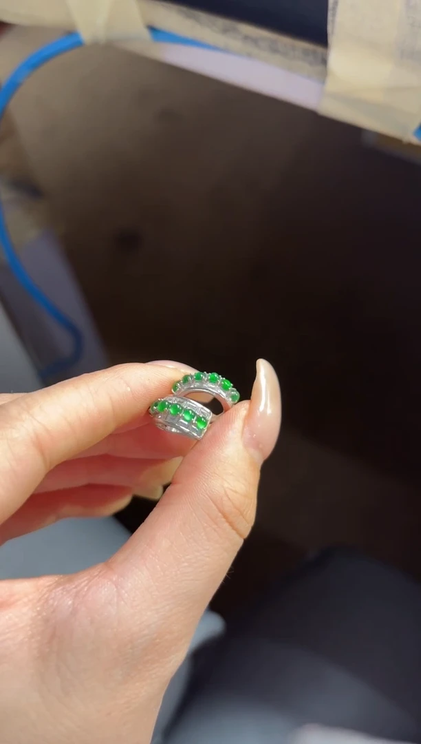 翡翠未镶嵌颈饰100716846