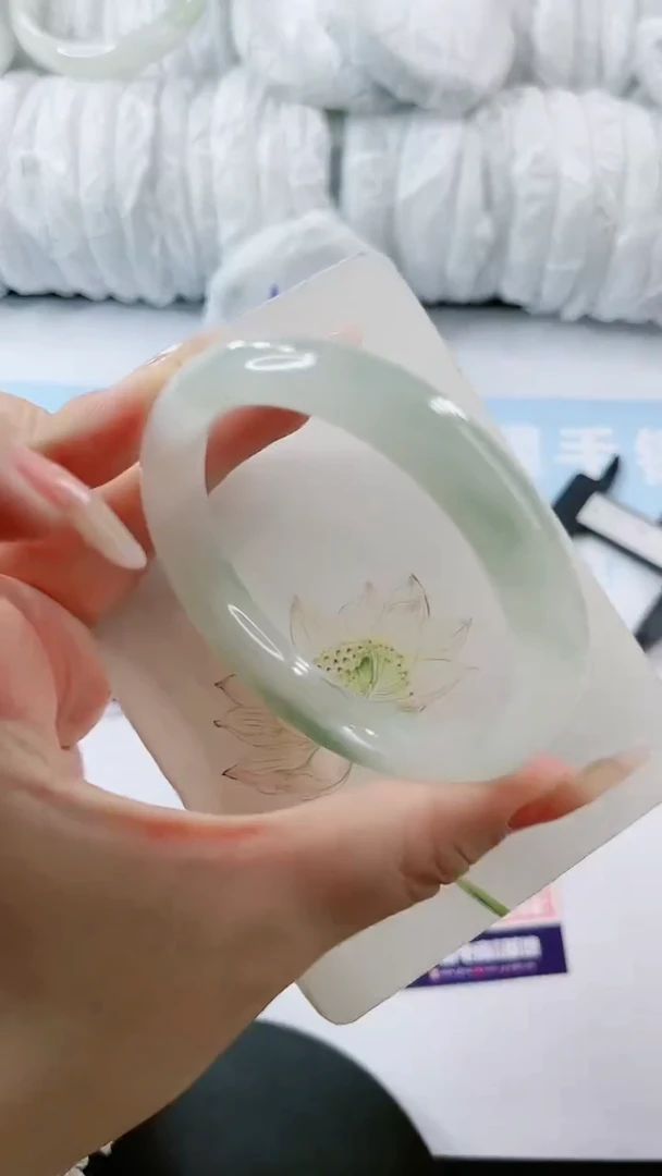 【闪购商品】石英质玉手镯未镶嵌多样性发货L652