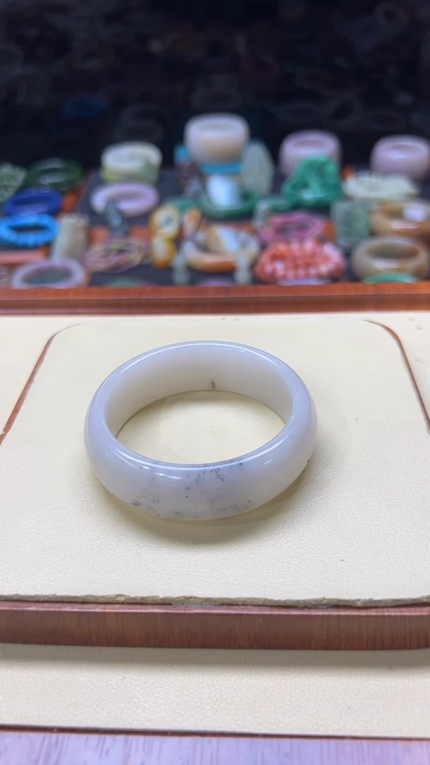 未镶嵌手镯石英质玉黄*052