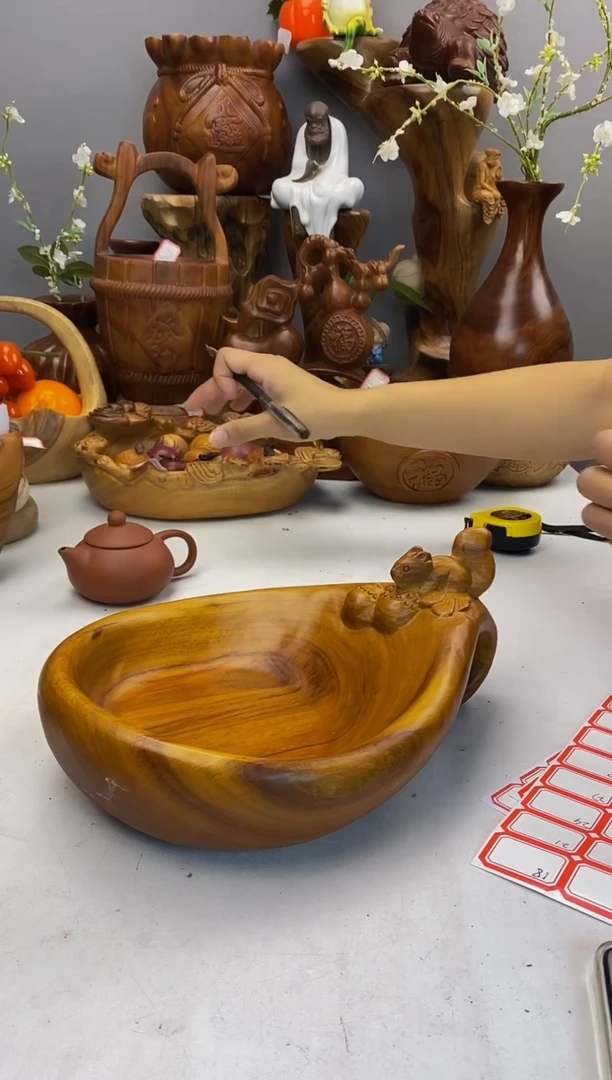 香樟木A17精品松鼠果盆/尺寸28*22*12
