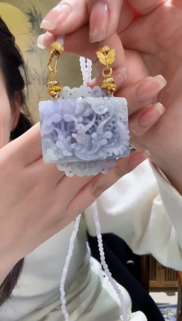 颈饰未镶嵌翡翠吊坠