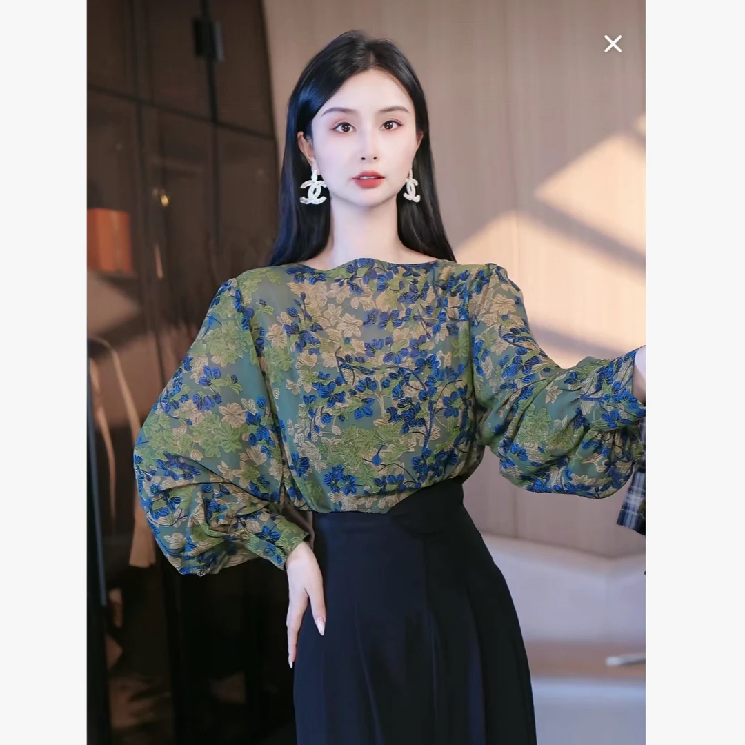 刘欣服饰 2025新款秋装气质显瘦时尚网红长袖轻奢百搭上衣5043