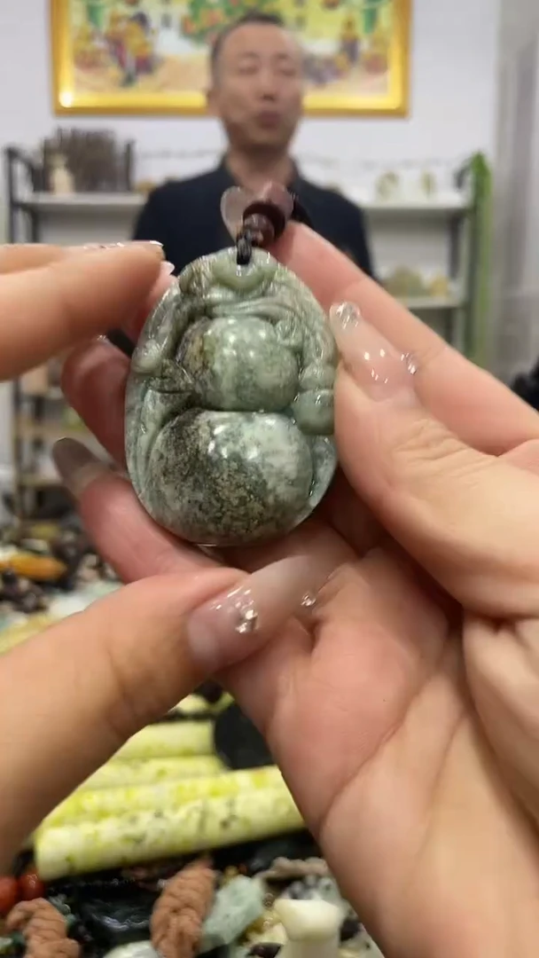 未镶嵌蛇纹石玉颈饰
