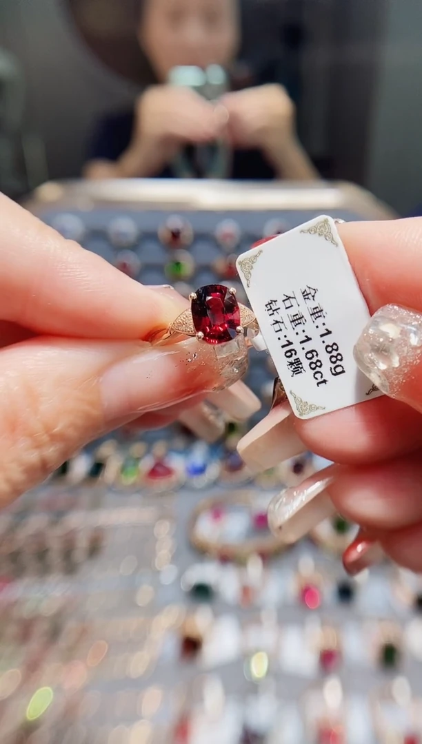 18K金镶嵌戒指碧玺1.68.