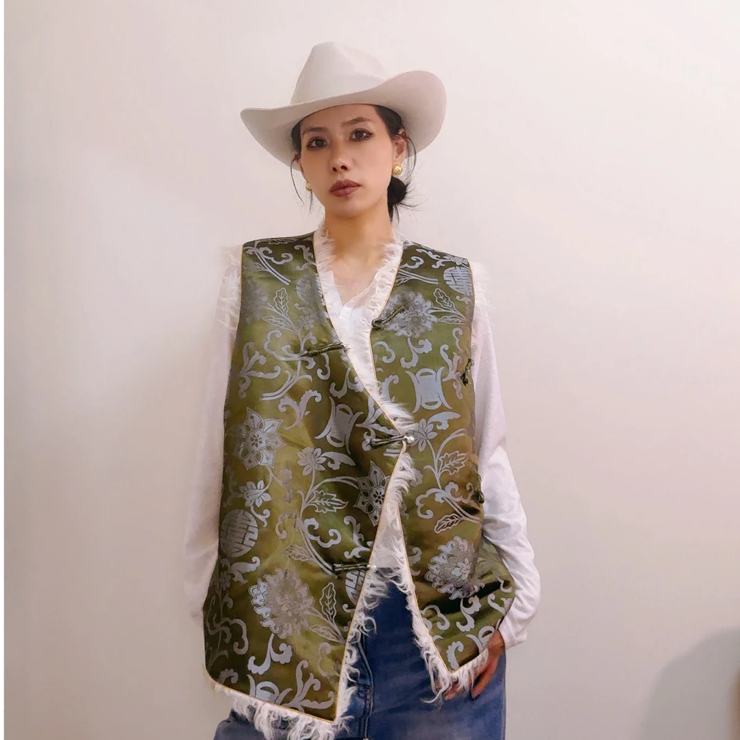 钦措服饰原创设计三色藏式擦热包边冬季马甲