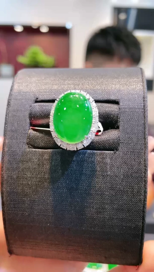 【闪购商品】翡翠颈饰18K金镶嵌A61天然A货翡翠戒指