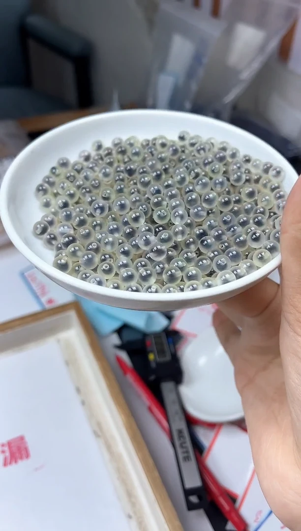 玛瑙/玉髓散珠未镶嵌D456冰烟灰糖心玛瑙6mm30颗13.8元