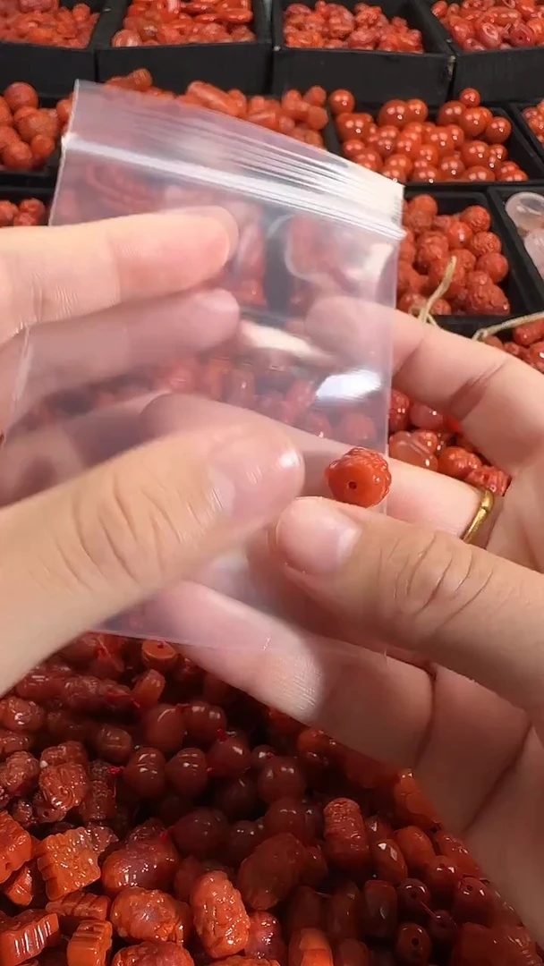 颈饰未镶嵌南红玛瑙1