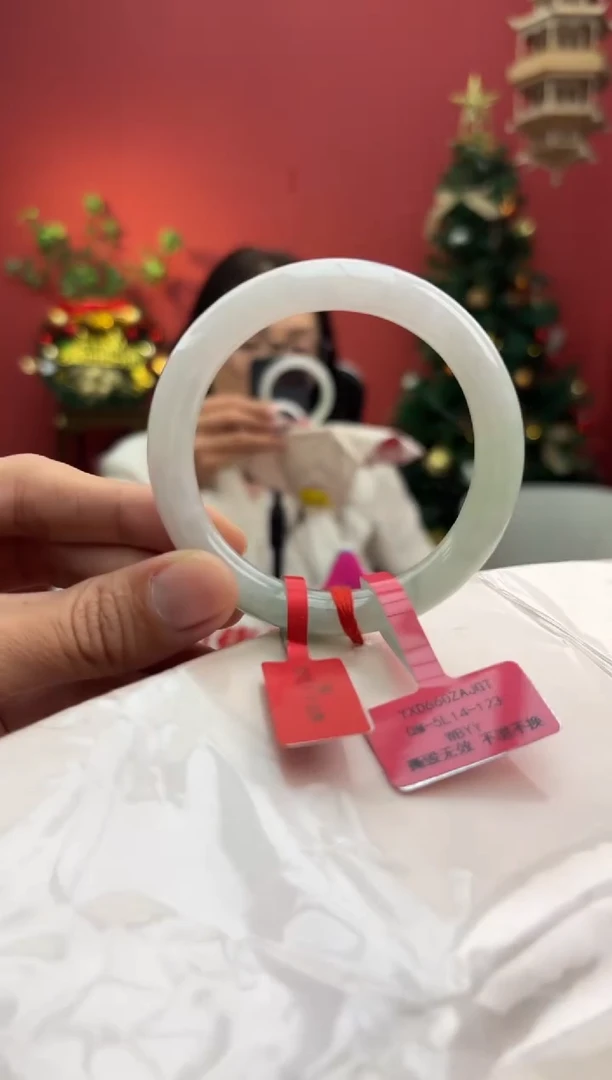 未镶嵌手镯（圆镯）翡翠翡翠手镯12