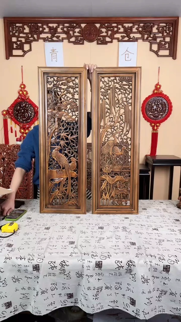 香樟木默认微瑕清仓处理，介意勿拍94*31花鸟一对