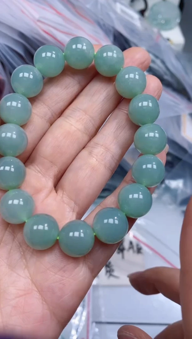 颈饰未镶嵌翡翠手串