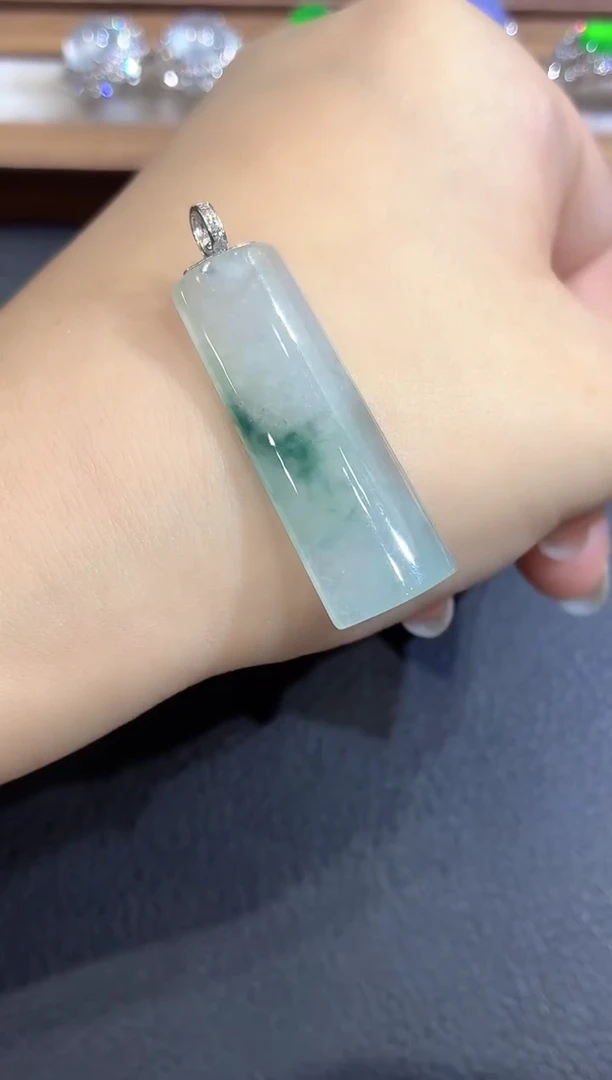 吊坠(不含链)18K金镶嵌翡翠19-吊坠