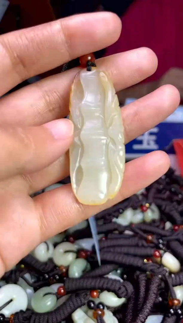 未镶嵌和田玉挂件1