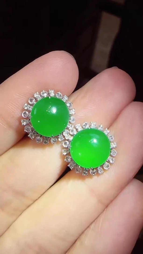 【闪购商品】翡翠耳环18K金镶嵌蛋面